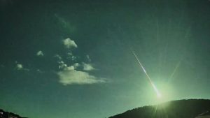 Meteor Spektakuler Hantam Gunung Fuji Netizen Hebohkan Jagat Maya Seketika