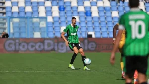 Raffi Ahmad Borong Jersey Jay Idzes Rp125 Juta Donasi Peduli Sumatera