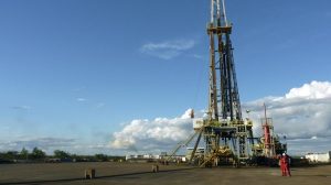 Kisah Kelam Minyak Penemuan Emas Hitam dan Dominasi Perusahaan Barat