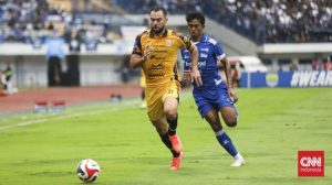 Persib Bandung Rajai Klasemen Usai Bantai Persija Juara Paruh Musim
