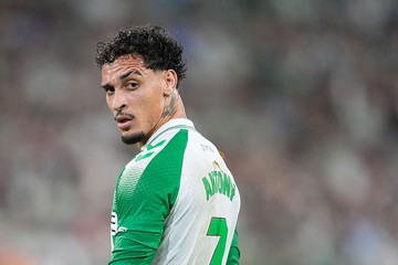 Real Betis Menang 1-0, Winger Antony Ejek Real Madrid