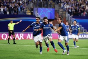 Hansi Flick Puji Como Garapan Cesc Fabregas: Tampil Impresif